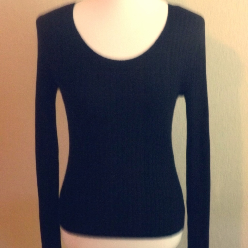 Solid Black Long sleeve Sweater